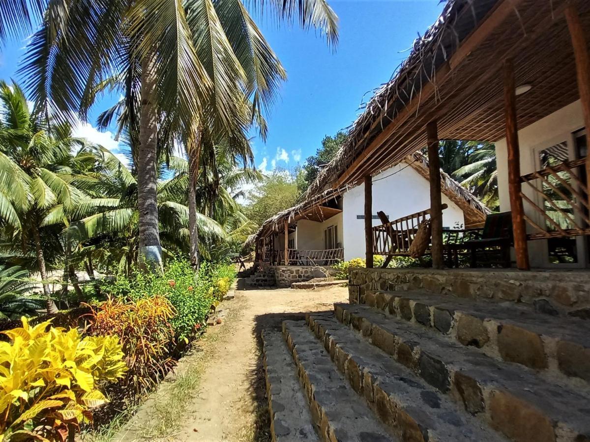 Moheli Laka Lodge Nioumachoua Exteriör bild
